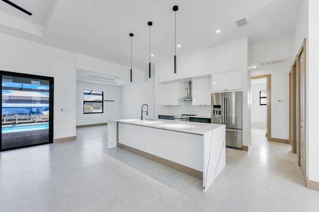 1925 NW 34th Place, Cape Coral, FL 33993