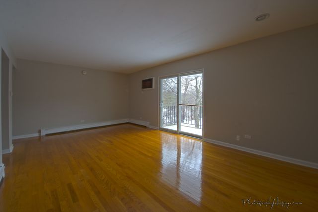 2423 OGDEN Avenue 9, Downers Grove, IL 60515