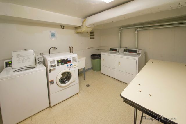 2423 OGDEN Avenue 9, Downers Grove, IL 60515