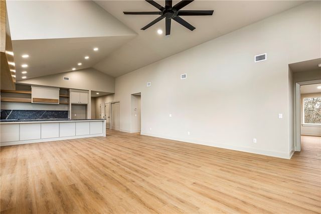 22 Hessle Circle, Bella Vista, AR 72714