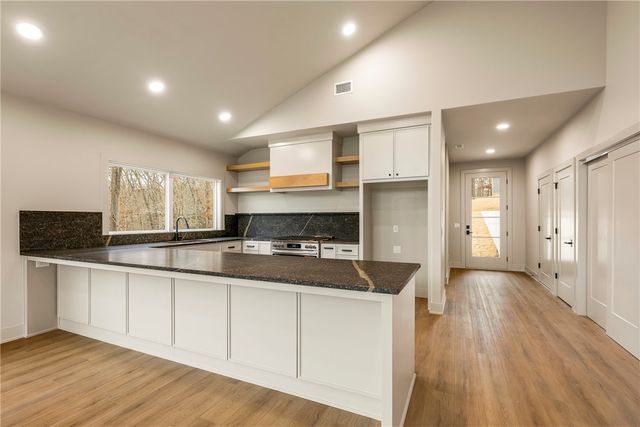 22 Hessle Circle, Bella Vista, AR 72714