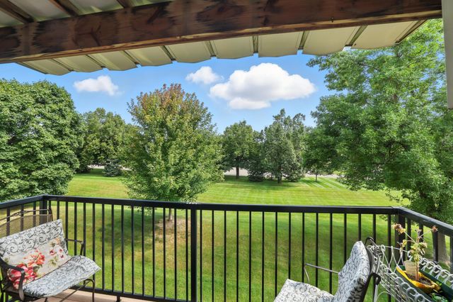 4 Pine Tree Drive 233, Arden Hills, MN 55112