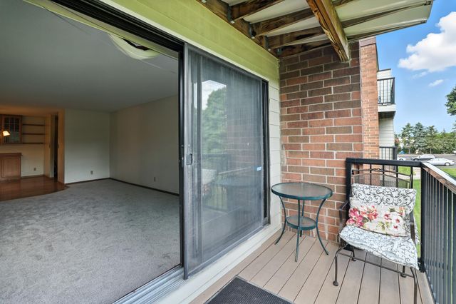 4 Pine Tree Drive 233, Arden Hills, MN 55112