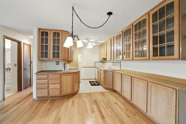 4 Pine Tree Drive 233, Arden Hills, MN 55112