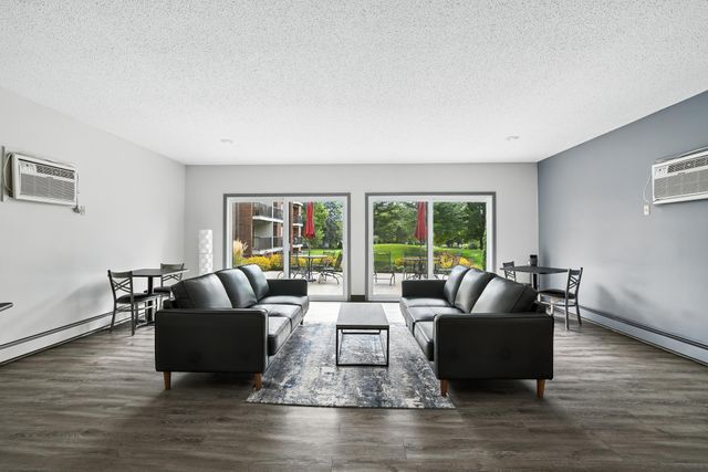 4 Pine Tree Drive 233, Arden Hills, MN 55112