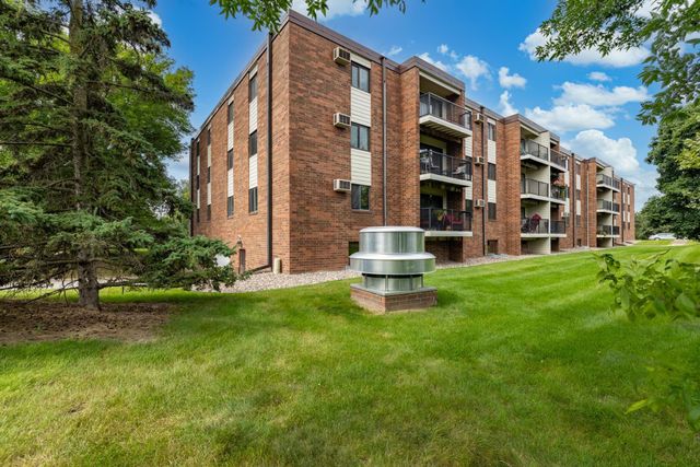 4 Pine Tree Drive 233, Arden Hills, MN 55112