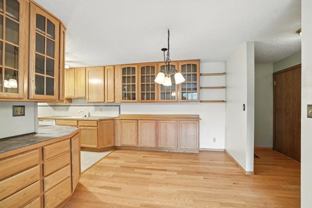 4 Pine Tree Drive 233, Arden Hills, MN 55112