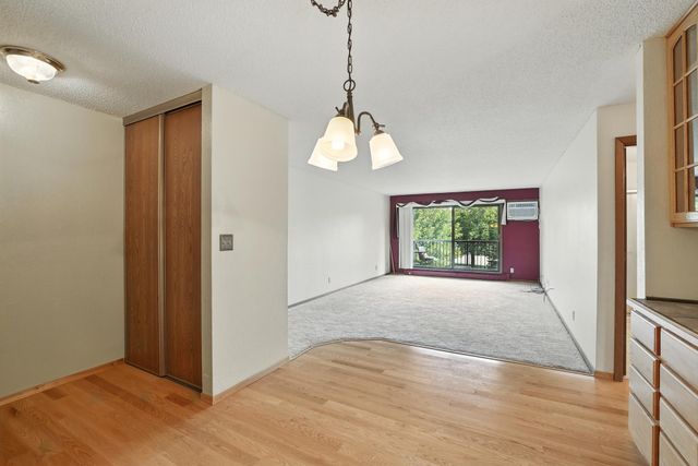 4 Pine Tree Drive 233, Arden Hills, MN 55112