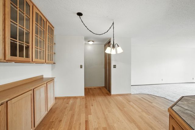 4 Pine Tree Drive 233, Arden Hills, MN 55112