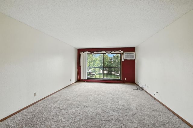 4 Pine Tree Drive 233, Arden Hills, MN 55112