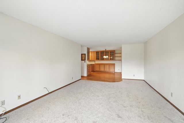 4 Pine Tree Drive 233, Arden Hills, MN 55112