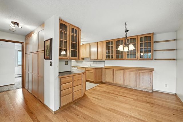 4 Pine Tree Drive 233, Arden Hills, MN 55112