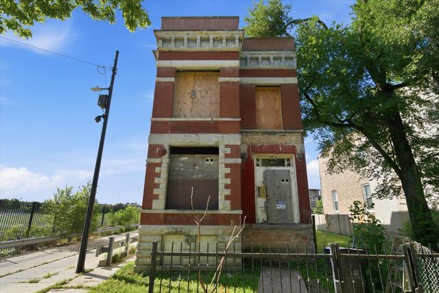 3311 W Monroe Street, Chicago, IL 60624