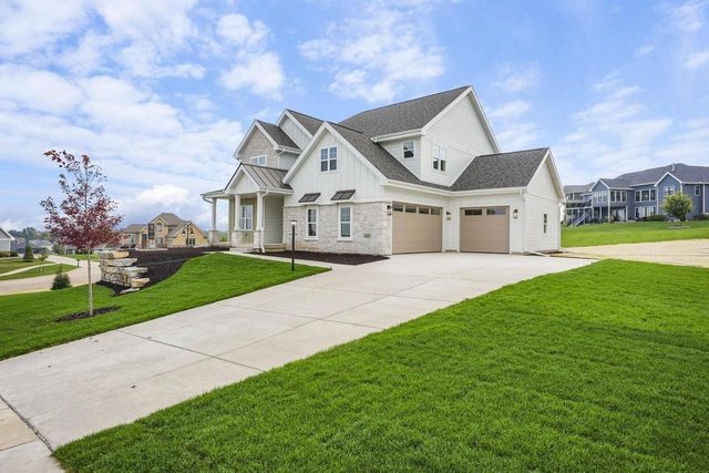920 Carnoustie Way, Oregon, WI 53575