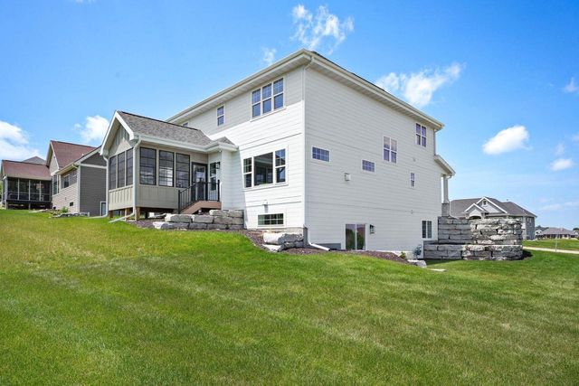 920 Carnoustie Way, Oregon, WI 53575