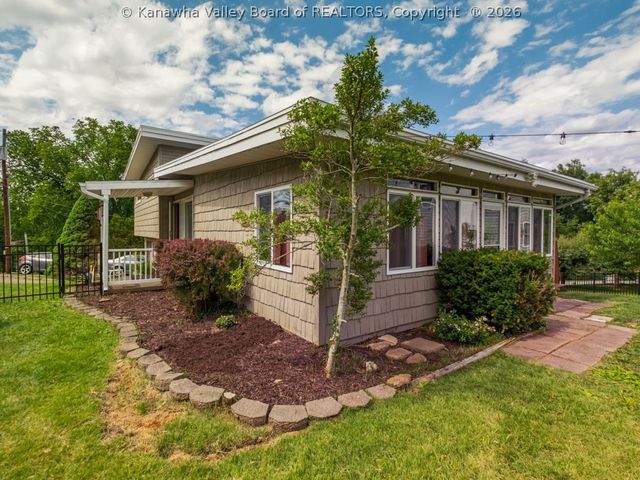 812 Carroll Road, Charleston, WV 25314