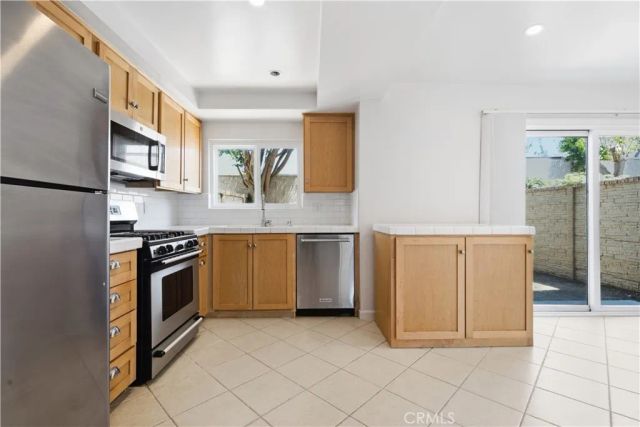 5664 Etiwanda, Tarzana, CA 91356