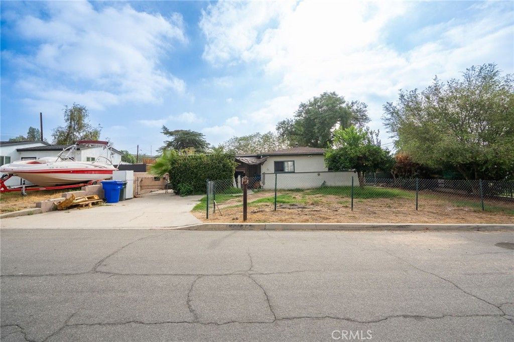 6705 Valaria Drive, Highland, CA 92346