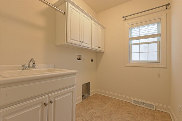 4355 STONE CREEK Drive, Erie, PA 16506