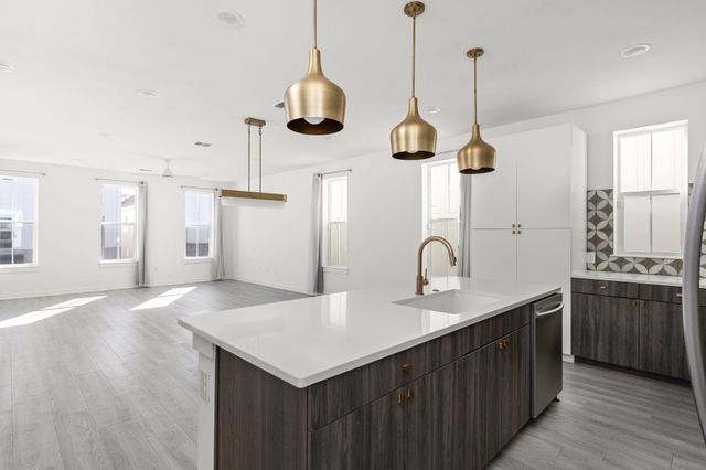 2624 Metcalfe RD 17, Austin, TX 78741