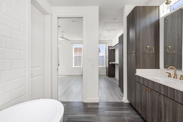 2624 Metcalfe RD 17, Austin, TX 78741