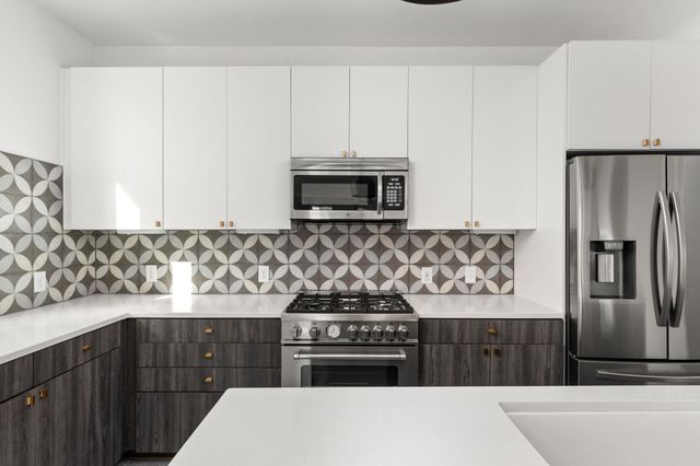 2624 Metcalfe RD 17, Austin, TX 78741