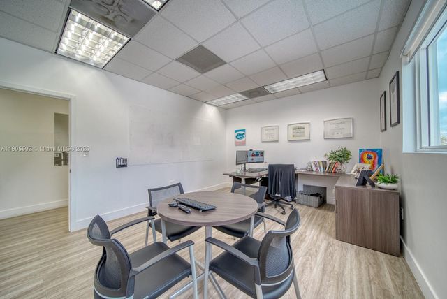 7500 NW 52nd St, Miami, FL 33166