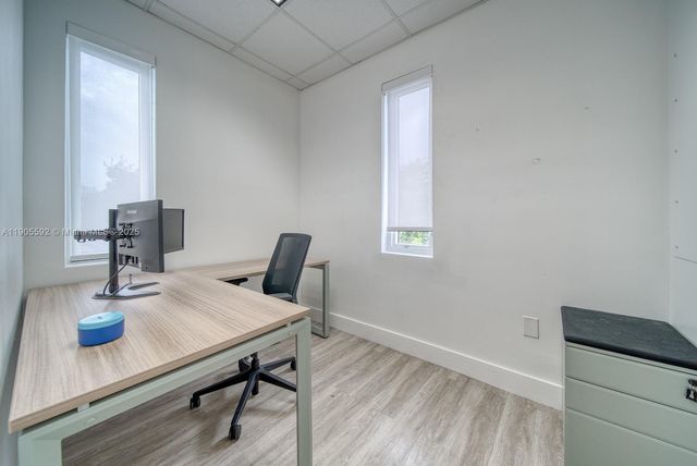 7500 NW 52nd St, Miami, FL 33166