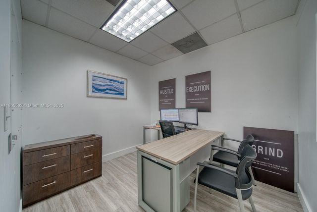 7500 NW 52nd St, Miami, FL 33166