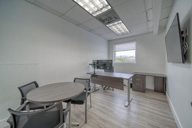 7500 NW 52nd St, Miami, FL 33166