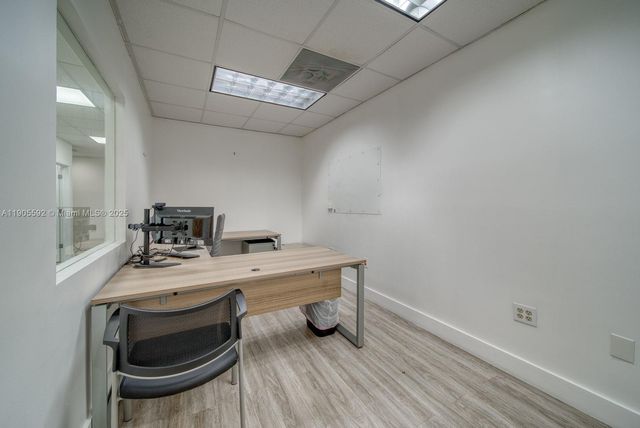 7500 NW 52nd St, Miami, FL 33166