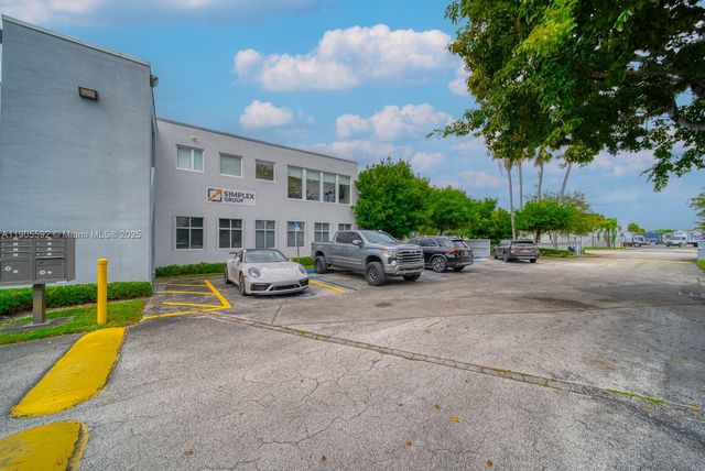 7500 NW 52nd St, Miami, FL 33166