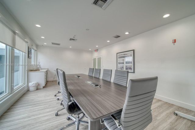 7500 NW 52nd St, Miami, FL 33166