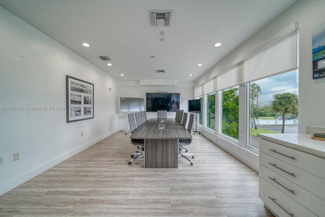 7500 NW 52nd St, Miami, FL 33166