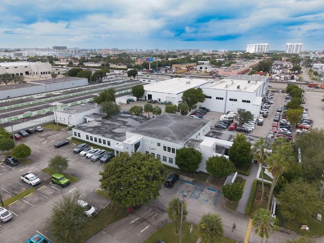 7500 NW 52nd St, Miami, FL 33166