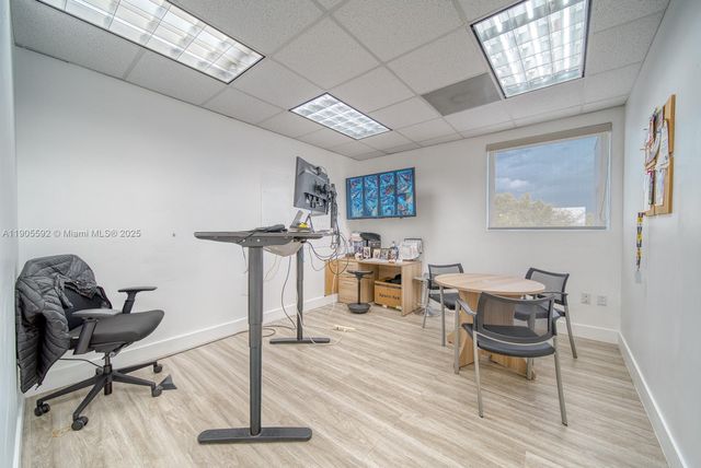 7500 NW 52nd St, Miami, FL 33166