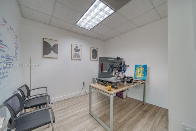 7500 NW 52nd St, Miami, FL 33166