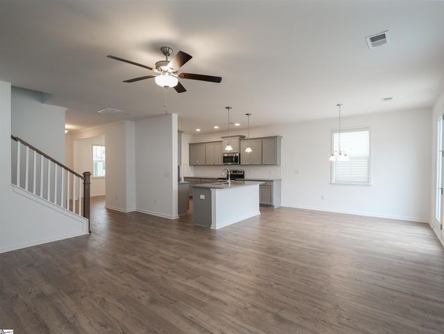 33 Thorne Street, Fountain Inn, SC 29644