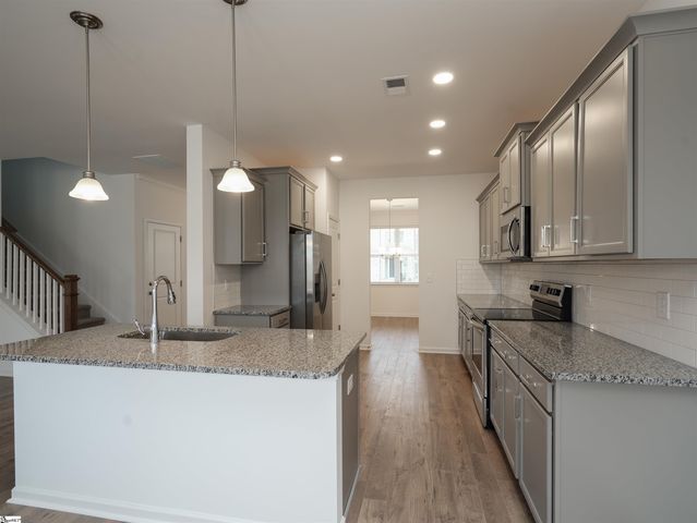 33 Thorne Street, Fountain Inn, SC 29644