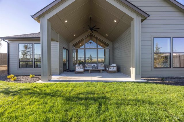 5792 S Highmark Ave, Meridian, ID 83642