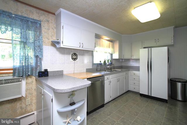 212 TATTLETOWN RD, Aaronsburg, PA 16820