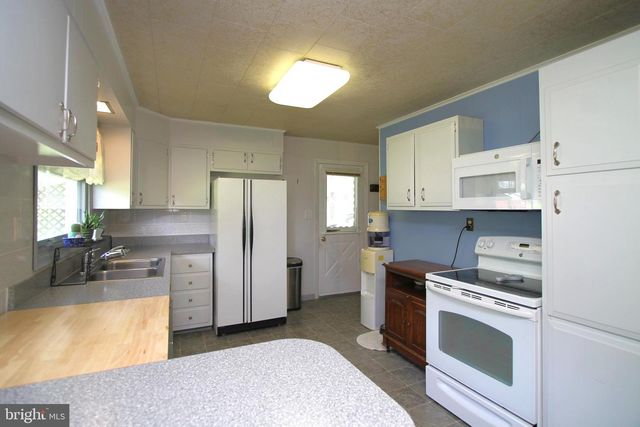 212 TATTLETOWN RD, Aaronsburg, PA 16820