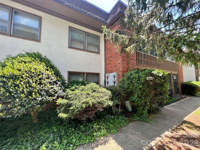 427 6th Avenue W A-2, Hendersonville, NC 28739