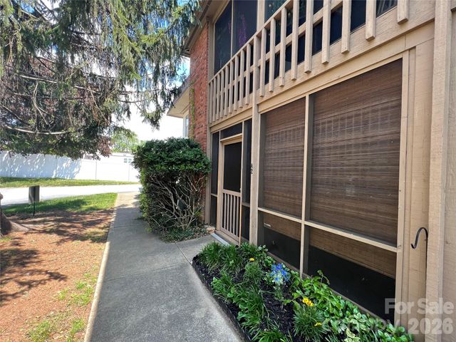 427 6th Avenue W A-2, Hendersonville, NC 28739