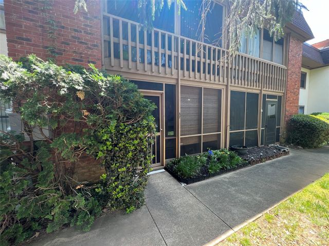 427 6th Avenue W A-2, Hendersonville, NC 28739