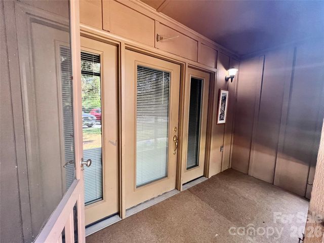 427 6th Avenue W A-2, Hendersonville, NC 28739