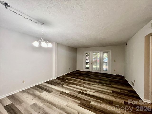 427 6th Avenue W A-2, Hendersonville, NC 28739