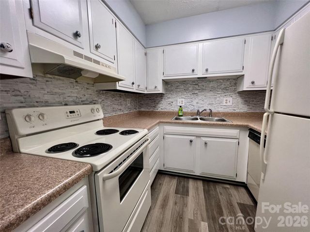 427 6th Avenue W A-2, Hendersonville, NC 28739