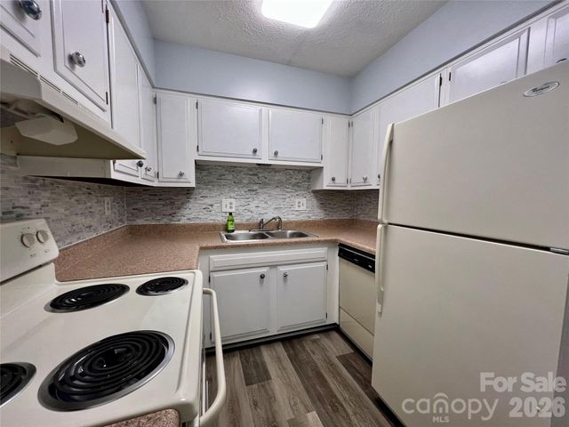 427 6th Avenue W A-2, Hendersonville, NC 28739