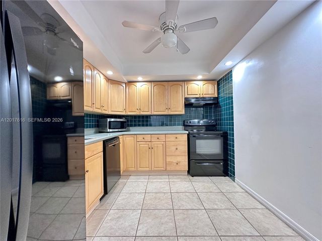 800 Parkview Dr 1007, Hallandale Beach, FL 33009